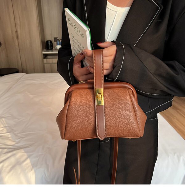 Bolso cruzado para mujer, bandolera de hombro con clip con patrón de lichi, a la moda, combina con todo - Imagen 9