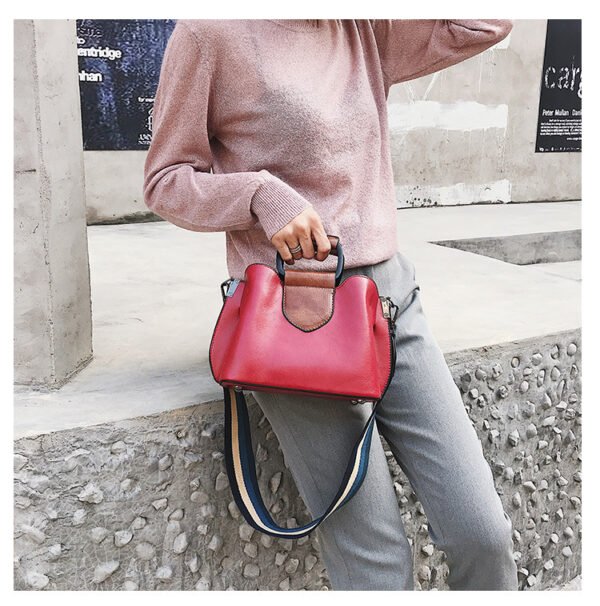 Bolso tipo bombonera de piel encerada con aceite, color bolso con correa para el hombro - Imagen 3