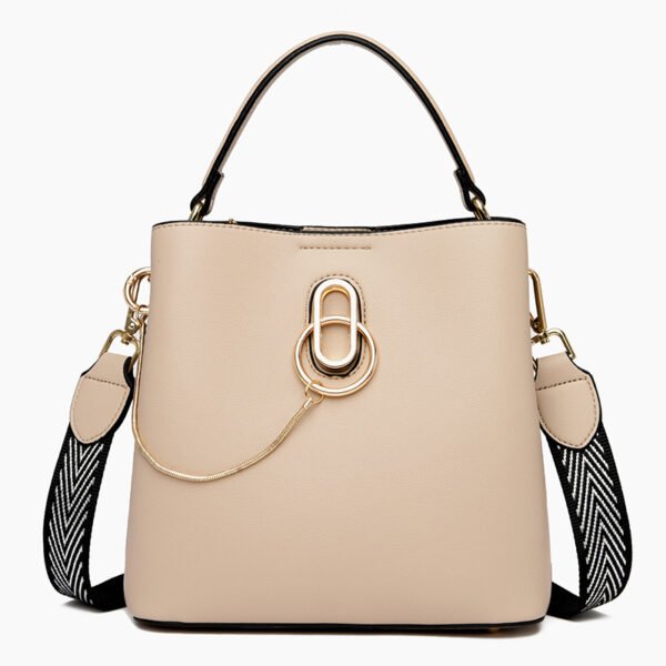 Bolso diagonal multifuncional de piel suave.