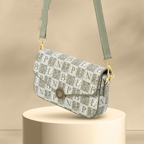 Bolso bandolera de mujer con cadena estampada
